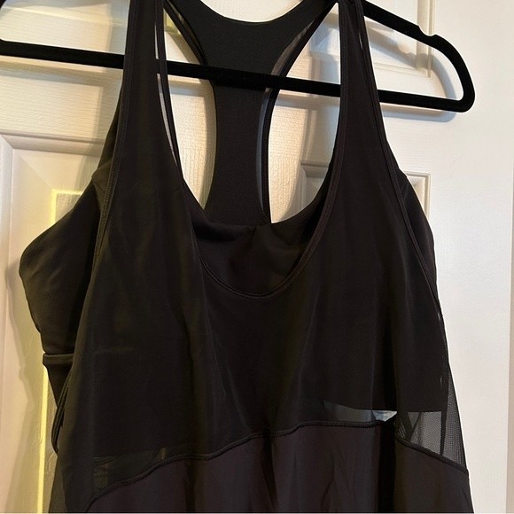 Lululemon Twist Around Tank Black 10 EUC - Picture 2 of 10